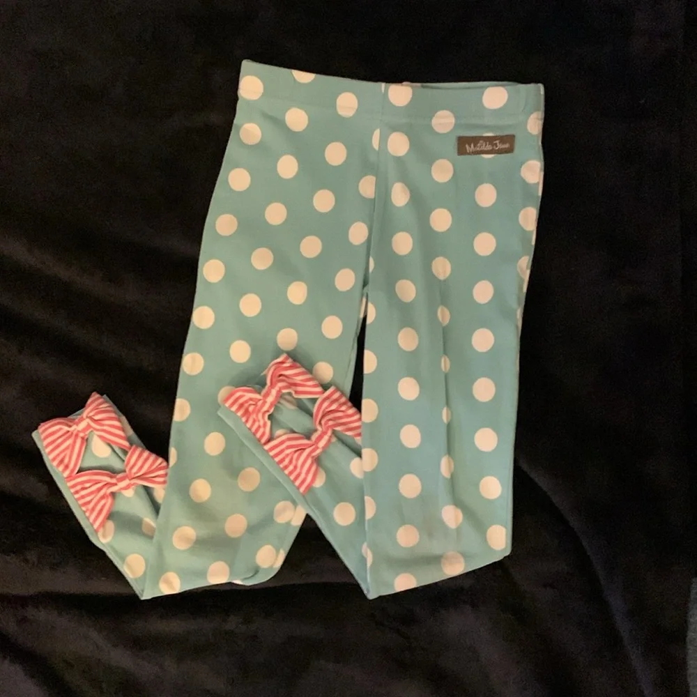 Matilda Jane OUTFIT 2 pc. holiday flowers, and polkadot pants size 6.